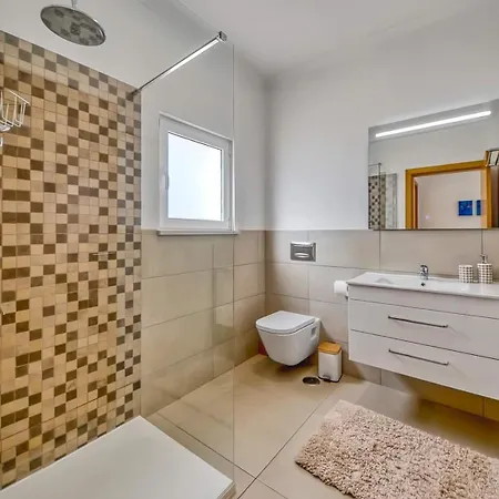 Villa 838 Larissa
