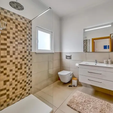 Villa 838 Larissa