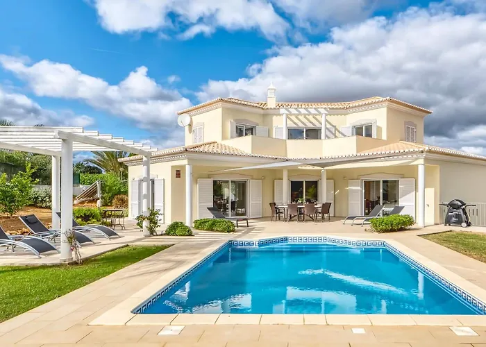 838 Larissa Villa